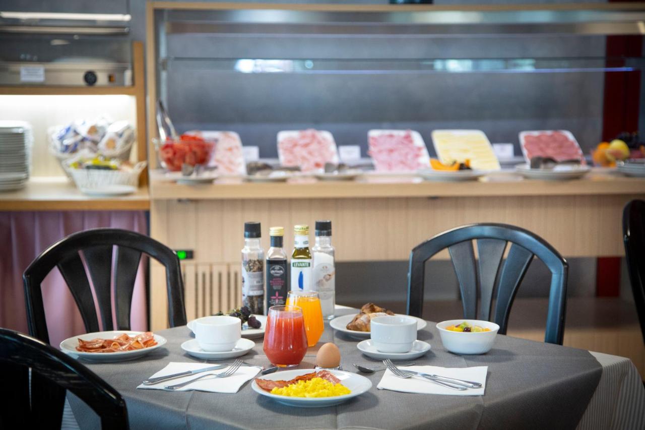 Sunlake Hotel Riva del Garda Kültér fotó